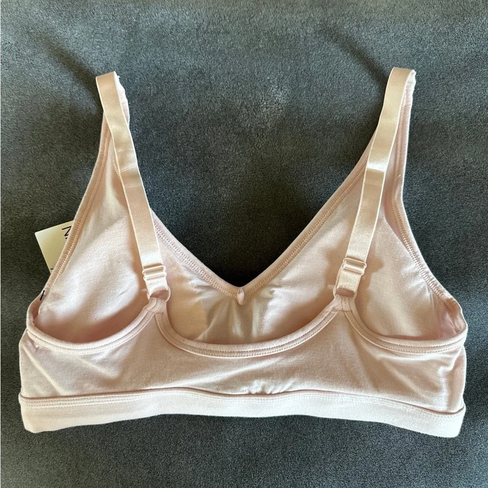 NWT Calvin Klein pink Sports Bra - Picture 3 of 4